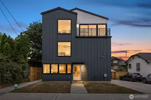 9215 12th Ave NE, Seattle, WA 98115 - Photo 2