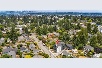 9215 12th Avenue NE, Seattle, WA 98115 - Photo 36