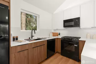 9211 12th Ave NE, Seattle, WA 98115 - Photo 12