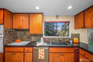 1406 Evergreen Park Ln SW, Olympia, WA 98502 - Photo 16