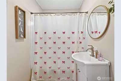 203 N Emerson Avenue, Wenatchee, WA 98801 - Photo 8