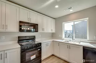 2010 Henderson Wy, Longview, WA 98632 - Photo 14