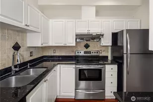 12440 NE 7th Pl, Bellevue, WA 98005 - Photo 6