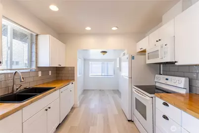 1036 110th Street S, Tacoma, WA 98444 - Photo 4