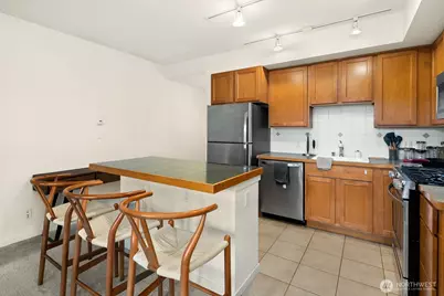 2901 NE Blakeley Street #306, Seattle, WA 98105 - Photo 6