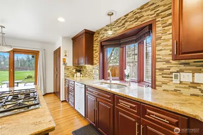 13945 SE 159th Place, Renton, WA 98058 - Photo 16