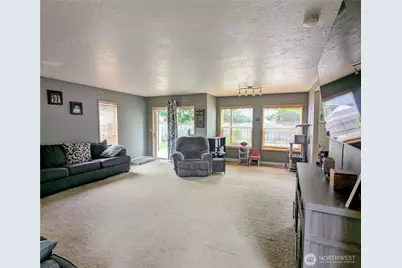 2439 Mulberry Avenue, Longview, WA 98632 - Photo 4