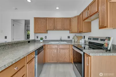 2013 Bush Avenue NW, Olympia, WA 98502 - Photo 10