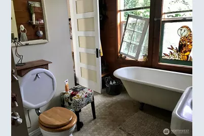 304 Spruce Street E, Ilwaco, WA 98624 - Photo 14