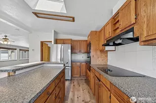 1402 22nd Street NE, Auburn, WA 98002 - Photo 6