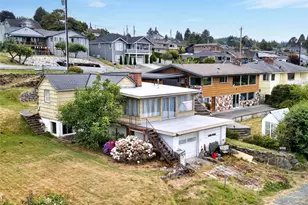 616 37th St, Anacortes, WA 98221 - Photo 1