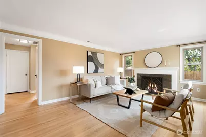 8106 Stone Avenue N, Seattle, WA 98103 - Photo 4