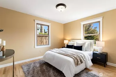 8106 Stone Avenue N, Seattle, WA 98103 - Photo 12