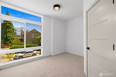 7009 9th Avenue NE, Seattle, WA 98115 - Photo 18