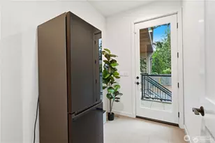 11262 SE 34th St, Bellevue, WA 98004 - Photo 16