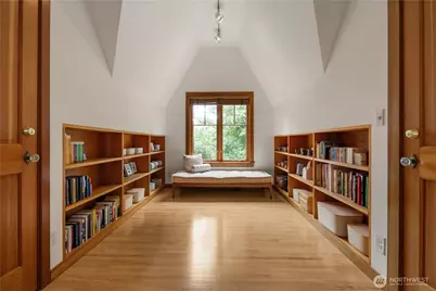 164 McGraw Street, Seattle, WA 98109 - Photo 34