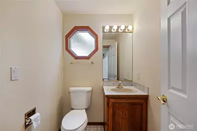 544 SW Muzzall Street, Oak Harbor, WA 98277 - Photo 16