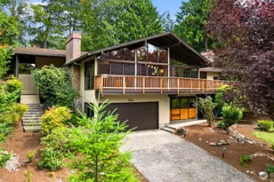 7416 Mercer Terrace Dr, Mercer Island, WA 98040 - Photo 2