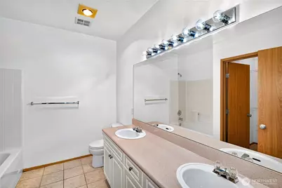 10825 SE 200th Street #F204, Kent, WA 98031 - Photo 14