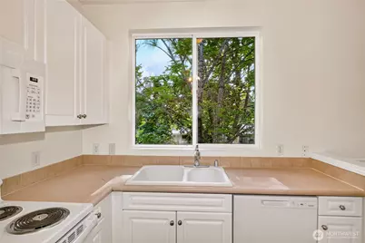 10825 SE 200th Street #F204, Kent, WA 98031 - Photo 10