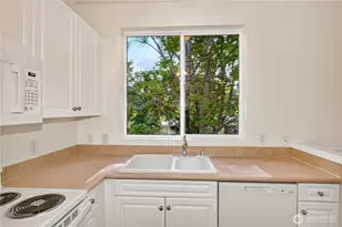 10825 SE 200th St, Kent, WA 98031 - Photo 10