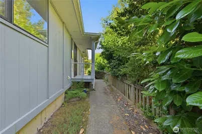 207 E 84th Street, Tacoma, WA 98445 - Photo 34