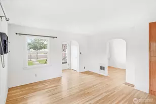1020 S College Ave, College Place, WA 99324 - Photo 4