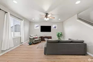 543 SW Angelina Loop, College Place, WA 99362 - Photo 8