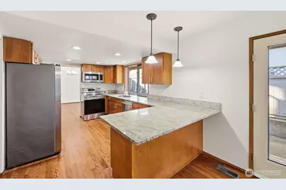 15931 22nd Avenue SW, Burien, WA 98166 - Photo 8