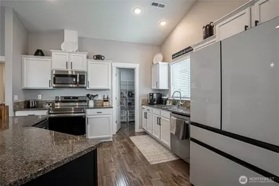 606 Havenwood Drive, Manson, WA 98831 - Photo 8