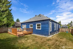 127 NE 56th St, Seattle, WA 98105 - Photo 32