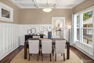 127 NE 56th St, Seattle, WA 98105 - Photo 8