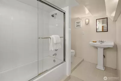 127 NE 56th Street, Seattle, WA 98105 - Photo 34