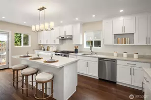 127 NE 56th St, Seattle, WA 98105 - Photo 10