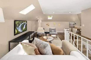 127 NE 56th St, Seattle, WA 98105 - Photo 24