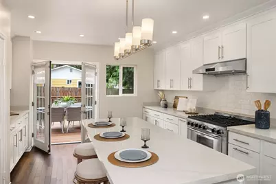 127 NE 56th Street, Seattle, WA 98105 - Photo 12