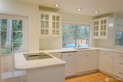 23954 SE 42nd Place, Sammamish, WA 98029 - Photo 14