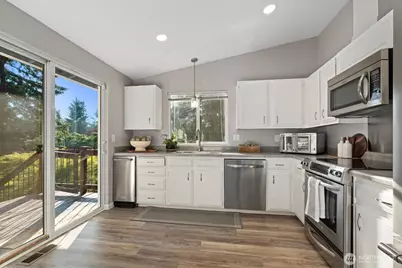 1018 154th Place SW, Lynnwood, WA 98037 - Photo 10