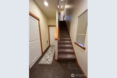 1121 N 94th Street #B, Seattle, WA 98103 - Photo 2