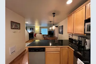 1121 N 94th Street #B, Seattle, WA 98103 - Photo 4