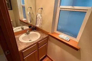 1121 N 94th St, Seattle, WA 98103 - Photo 8