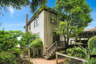 910 11th Ave E, Seattle, WA 98102 - Photo 1