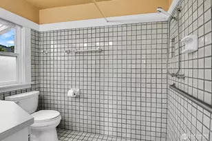 910 11th Ave E, Seattle, WA 98102 - Photo 26