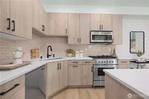 6538 A Latona Ave NE, Seattle, WA 98115 - Photo 8