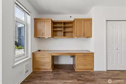 2801 1st Avenue #705, Seattle, WA 98121 - Photo 8