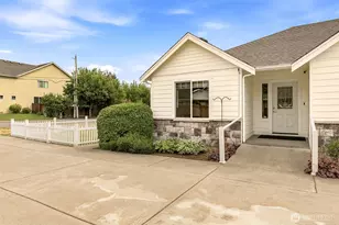 3204 20th St SW, Puyallup, WA 98373 - Photo 2