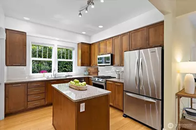 5925 31st Avenue SW, Seattle, WA 98126 - Photo 8