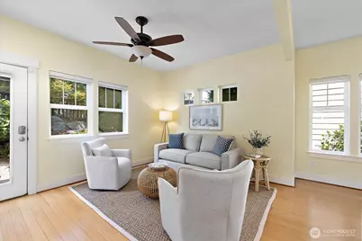5925 31st Avenue SW, Seattle, WA 98126 - Photo 10