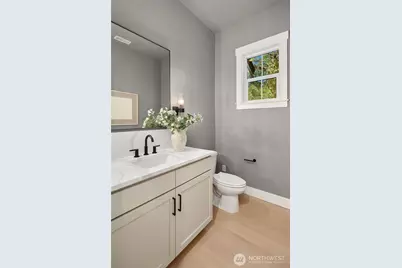 816 165th Avenue NE, Bellevue, WA 98008 - Photo 16