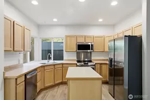 4109 S 220th Pl, Kent, WA 98032 - Photo 10